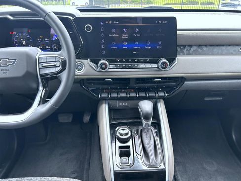 Certified 2024 Chevrolet Colorado ZR2 w/ Technology Package AWD/4WD image 12