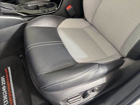 Used 2025 Toyota Corolla XSE FWD image 10