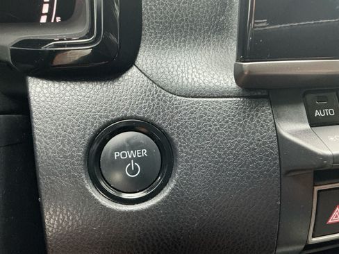 Used 2025 Toyota Camry LE FWD image 20