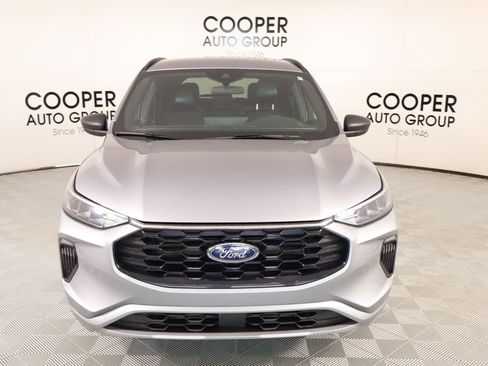 Used 2024 Ford Escape ST-Line w/ Tech Pack #1 FWD image 9