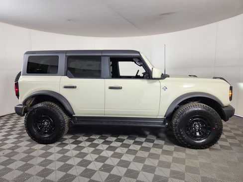 New 2026 Ford Bronco Outer Banks w/ Sasquatch Package image 8