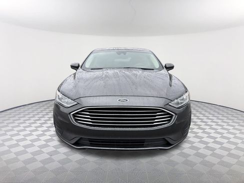 Used 2020 Ford Fusion SE image 2