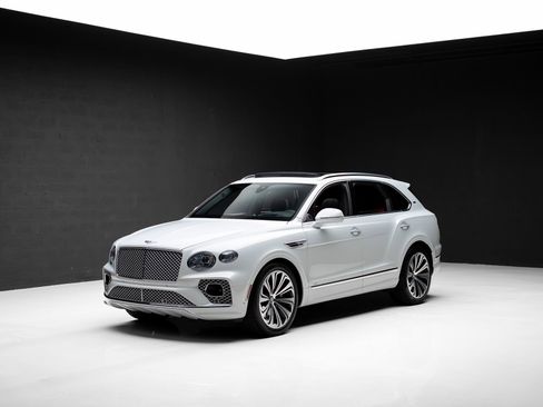 Used 2021 Bentley Bentayga AWD/4WD image 4