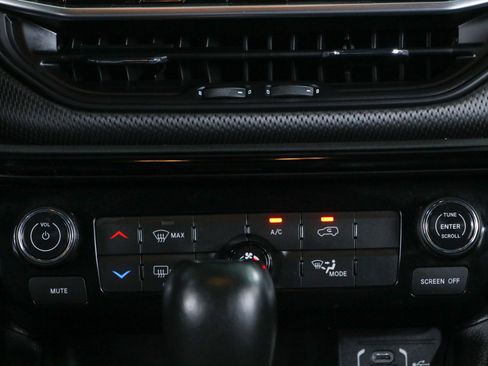 Used 2022 Jeep Compass Latitude FWD image 20