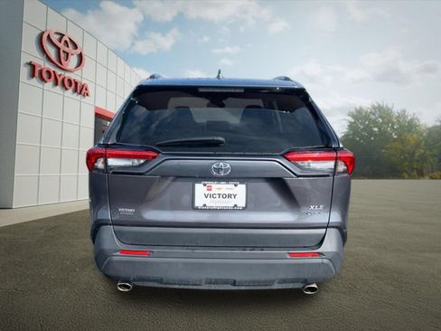 Used 2025 Toyota RAV4 XLE AWD/4WD image 4