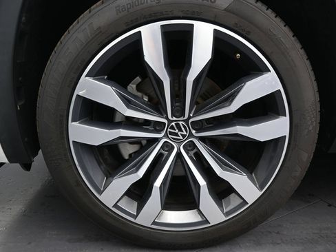 Used 2021 Volkswagen Atlas SEL R-Line FWD image 9