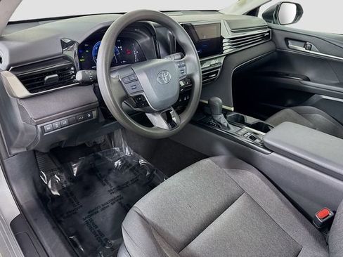 Used 2025 Toyota Camry LE FWD image 18
