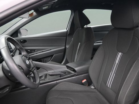 Used 2025 Hyundai Elantra Sport FWD image 33