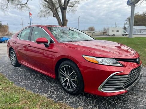 Used 2023 Toyota Camry XLE FWD image 2