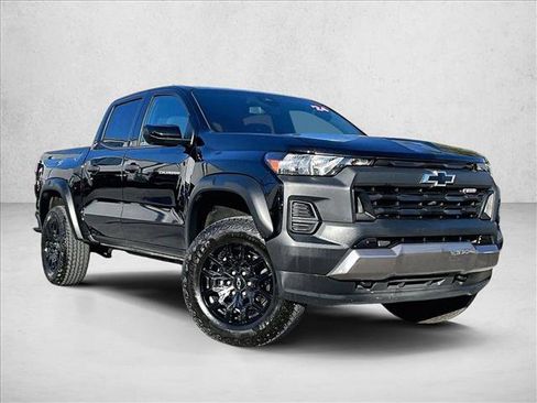 Certified 2024 Chevrolet Colorado Trail Boss w/ Technology Package AWD/4WD image 12