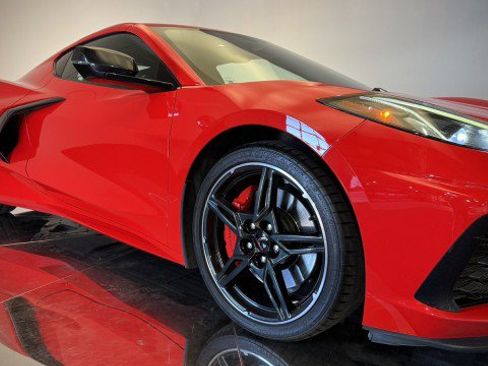 Used 2021 Chevrolet Corvette Stingray Premium Cpe w/ Z51 Performance Package RWD image 19