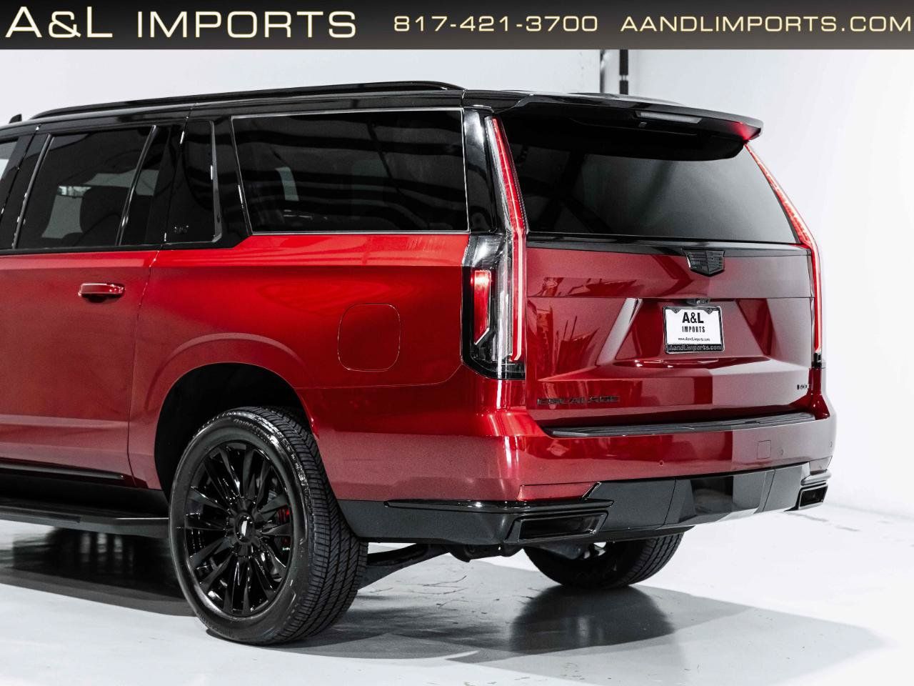 Used 2024 Cadillac Escalade ESV Premium Luxury AWD/4WD image 46