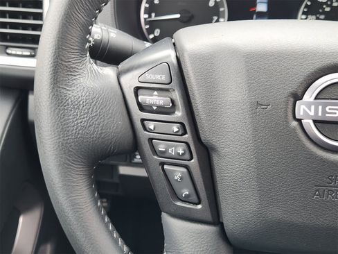 Used 2024 Nissan Frontier SL w/ Technology Package image 28