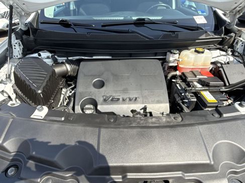 Used 2021 Chevrolet Traverse LT FWD image 29
