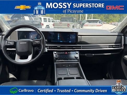 Used 2025 Hyundai Santa Fe SEL FWD image 14