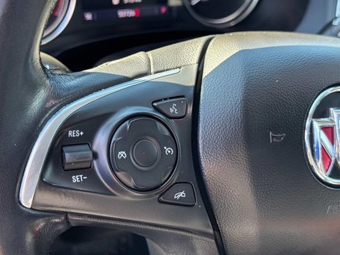 Used 2021 Buick Enclave Essence FWD image 31