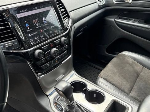 Used 2019 Jeep Grand Cherokee Altitude AWD/4WD image 17