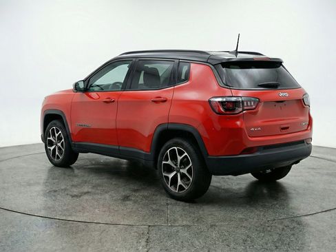 Used 2025 Jeep Compass Limited AWD/4WD image 6