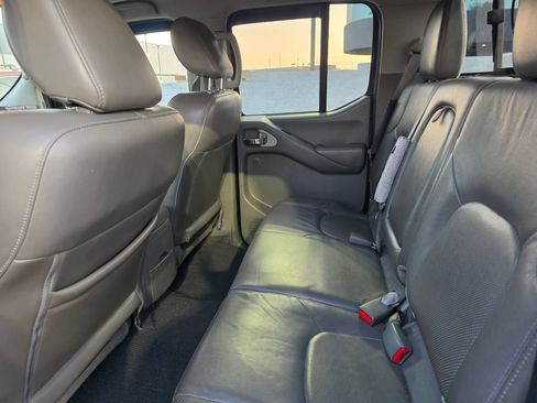Used 2019 Nissan Frontier SL RWD image 11