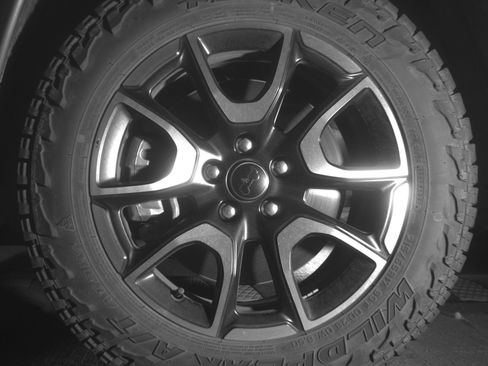 Used 2025 Jeep Compass Trailhawk AWD/4WD image 12