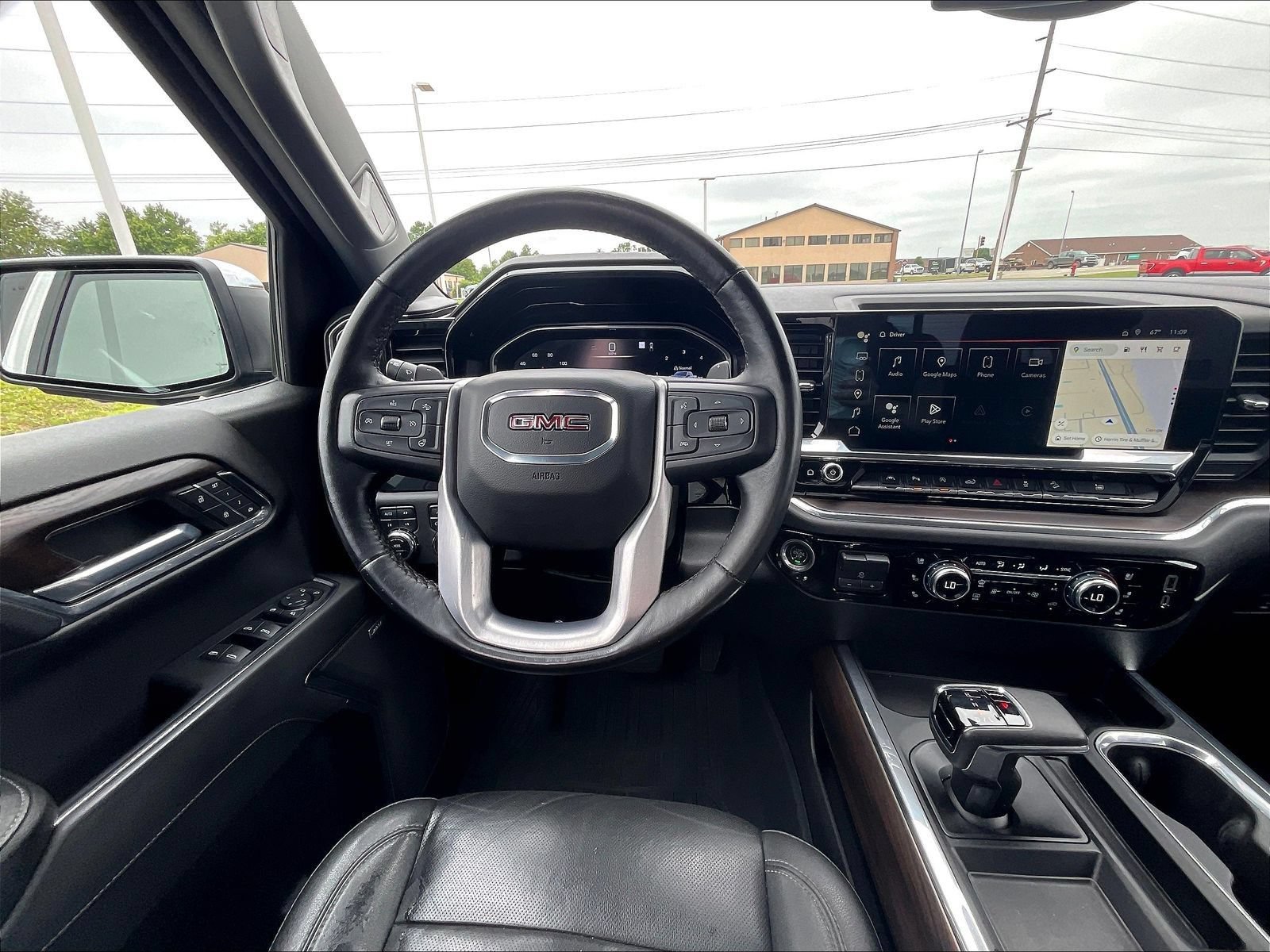 Used 2022 GMC Sierra 1500 SLT w/ SLT Premium Plus Package AWD/4WD image 9