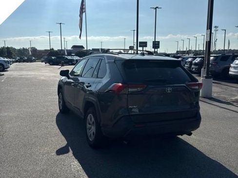 Used 2021 Toyota RAV4 LE FWD image 7