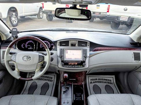 Used 2011 Toyota Avalon Limited FWD image 9