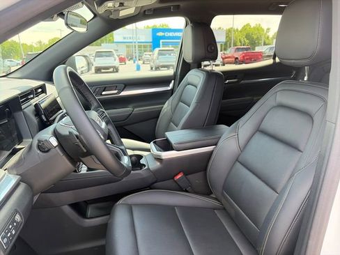 Used 2025 GMC Terrain Elevation w/ Elevation Premium Package AWD/4WD image 18