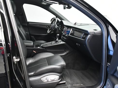 Used 2021 Porsche Macan GTS AWD/4WD image 48