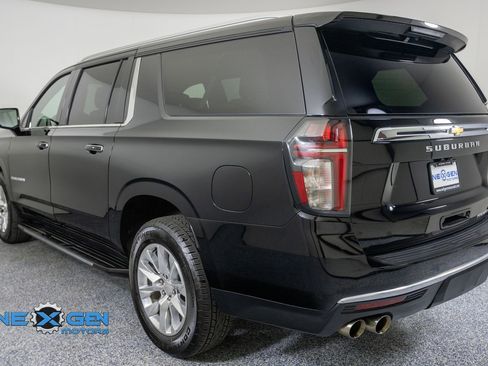 Used 2023 Chevrolet Suburban Premier AWD/4WD image 5