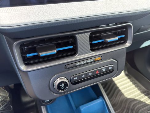 Used 2025 Ford Maverick XLT FWD image 29