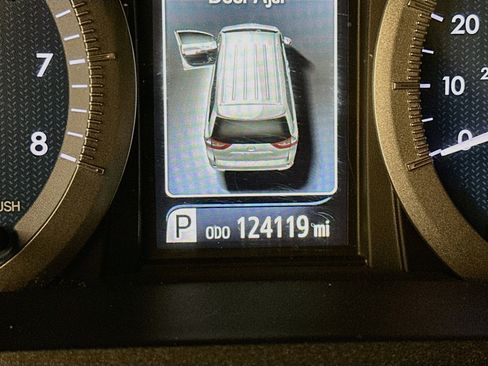 Used 2019 Toyota Sienna XLE w/ XLE Navigation Package AWD/4WD image 19