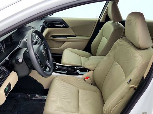 Used 2017 Honda Accord LX image 19