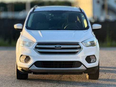 Used 2018 Ford Escape SE FWD image 4