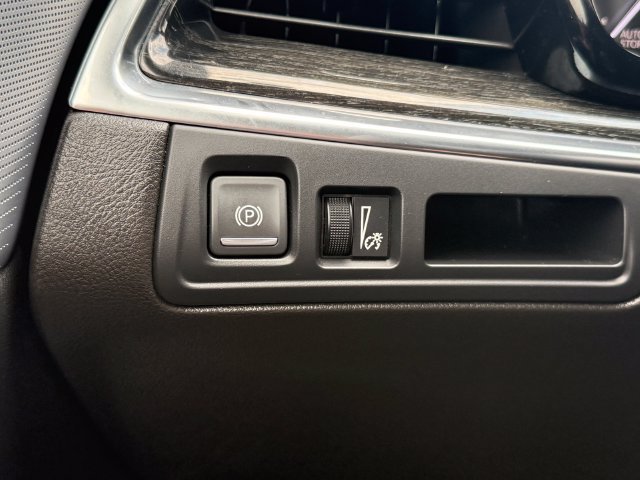 Used 2021 Cadillac XT5 Premium Luxury w/ LPO, Floor Liner Package AWD/4WD image 22