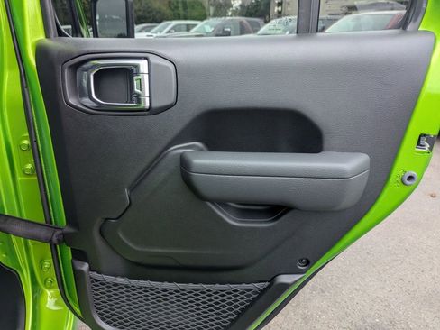 New 2025 Jeep Gladiator Sport image 16