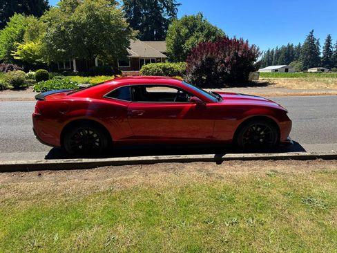 Used 2014 Chevrolet Camaro SS w/ SS Performance Package RWD image 8