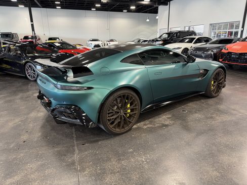 Used 2022 Aston Martin V8 Vantage Coupe RWD image 7