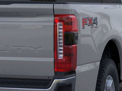 New 2026 Ford F250 XLT w/ XLT Premium Package AWD/4WD image 22