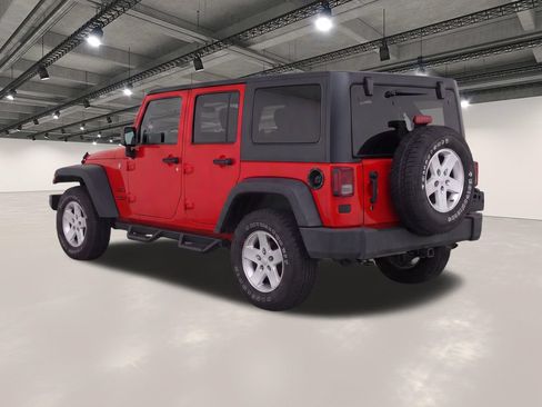 Used 2018 Jeep Wrangler Unlimited Sport S AWD/4WD image 3