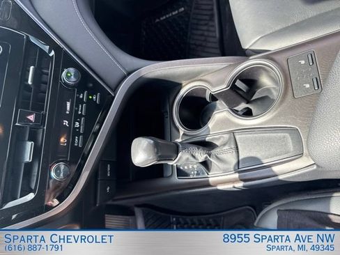 Used 2024 Toyota Camry SE FWD image 22