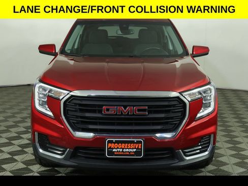 Used 2022 GMC Terrain SLE w/ Driver Convenience Package AWD/4WD image 8