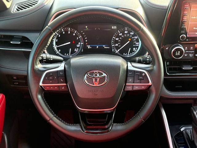 Used 2021 Toyota Highlander XSE FWD image 14