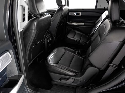 Used 2021 Ford Explorer Limited w/ Equipment Group 301A image 40