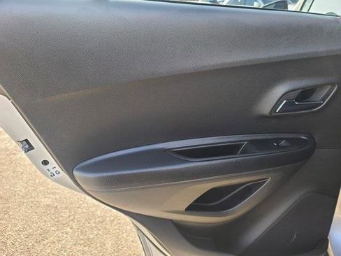 Used 2022 Chevrolet Trax LS w/ Tint and Cruise Package image 13