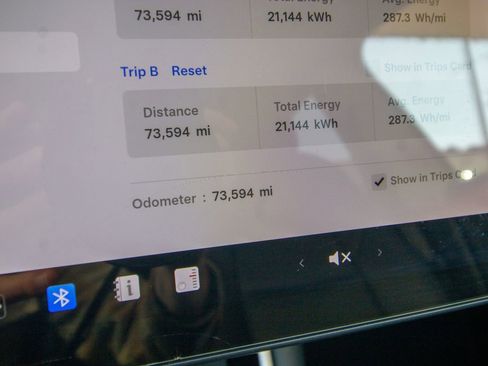 Used 2021 Tesla Model Y Long Range image 30