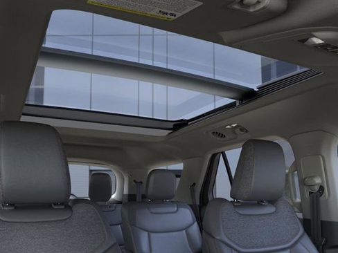 New 2025 Ford Explorer Active w/ Active Comfort Package image 23