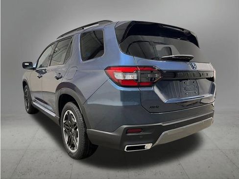 New 2026 Honda Pilot Touring image 3