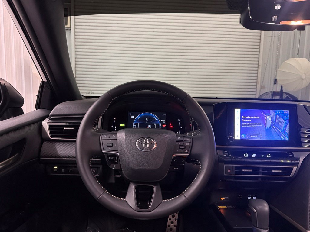 Used 2026 Toyota Camry SE FWD image 32