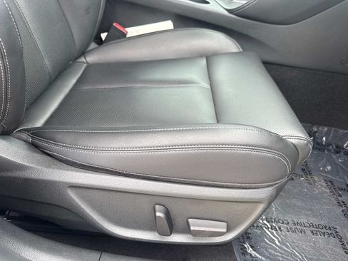 Used 2023 Genesis G70 2.0T RWD image 13